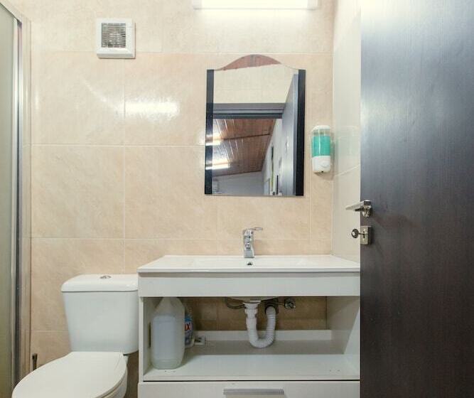 פנסיון Acticon Rooms Larnaca