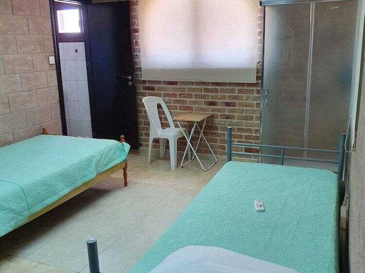 פנסיון Acticon Rooms Larnaca
