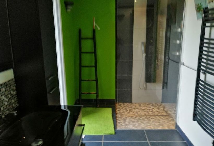 פנסיון Chambre Privée A La Campagne