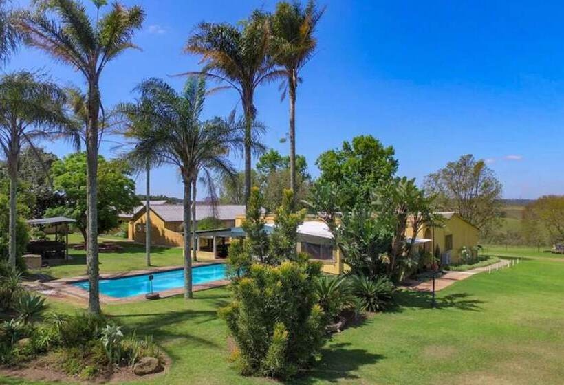 بنسيون Emoyeni Country Lodge