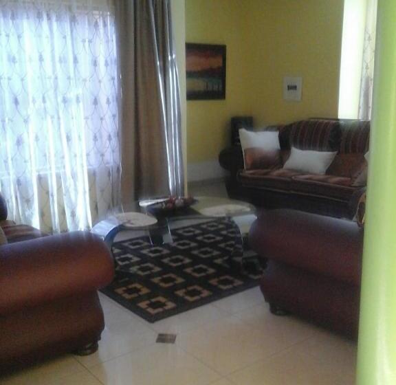 פנסיון Koiketla Guesthouse