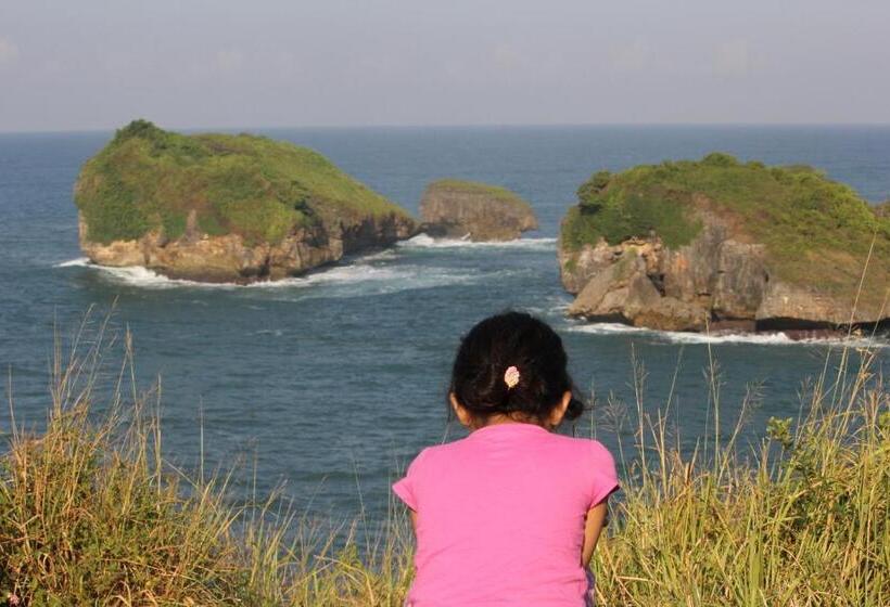 ベッドアンドブレックファースト Watukarung Ristu Homestay