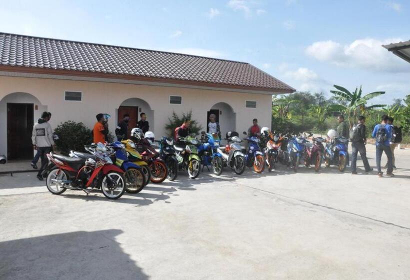 هتل Banana Resort Sadao