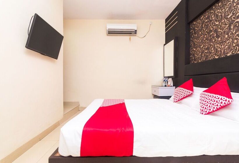 فندق Grand Palace By Oyo Rooms