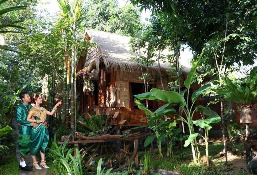 فندق Kakrona Pouk Homestay