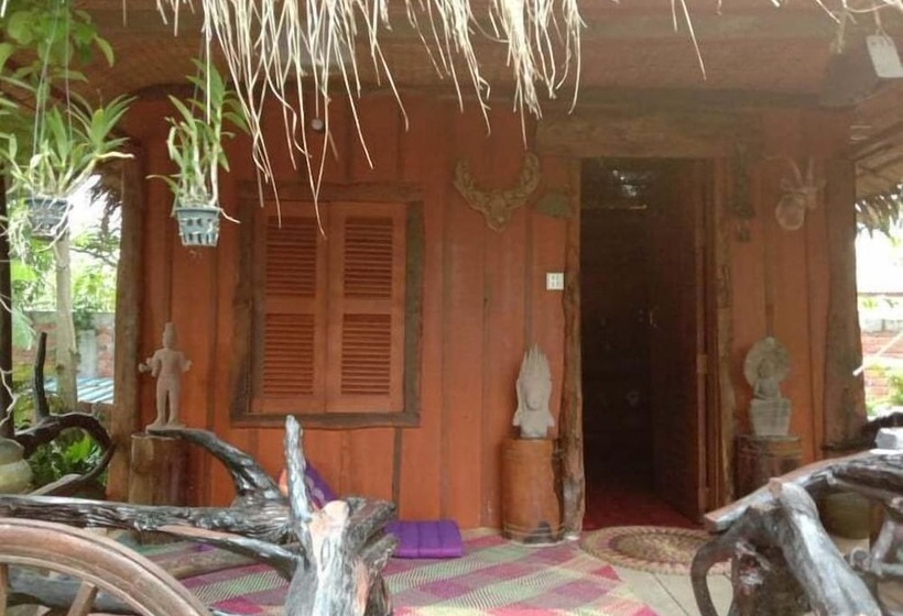 فندق Kakrona Pouk Homestay