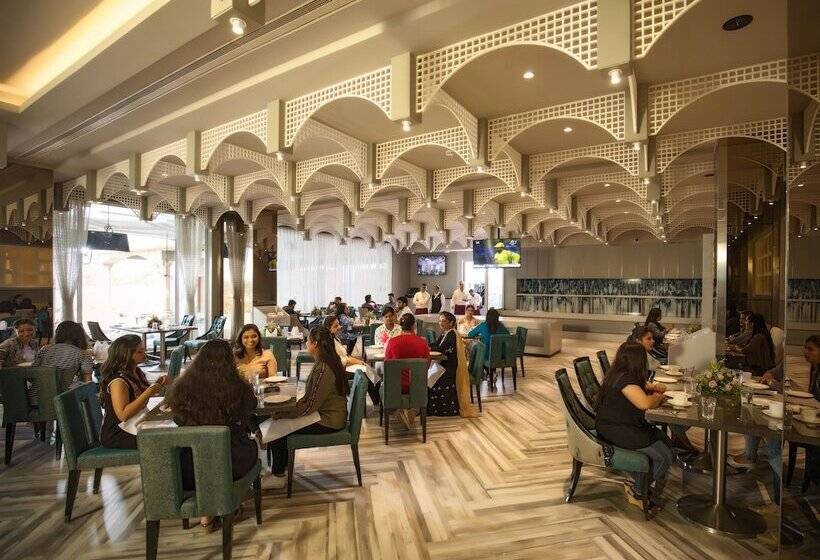 فندق Seven Eleven Club