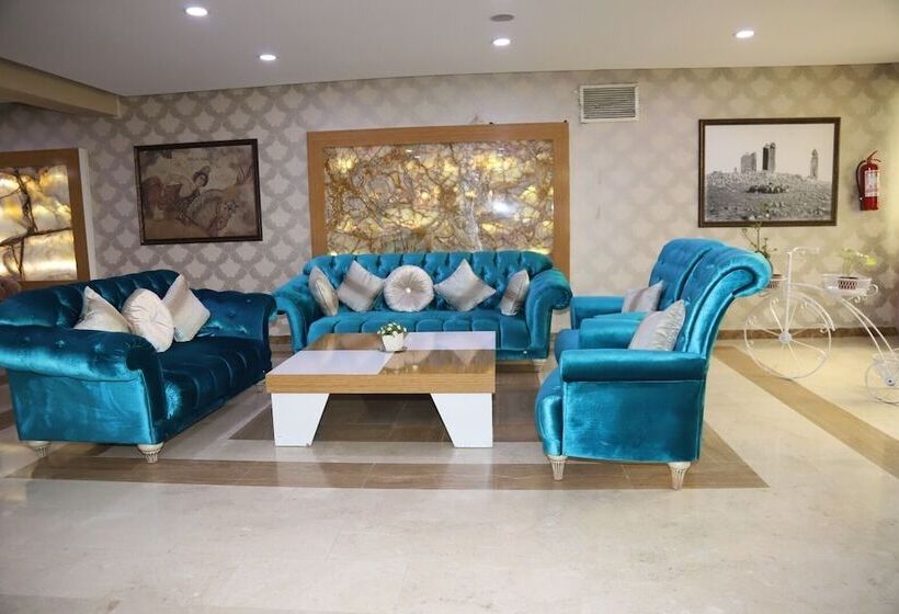 فندق Tella