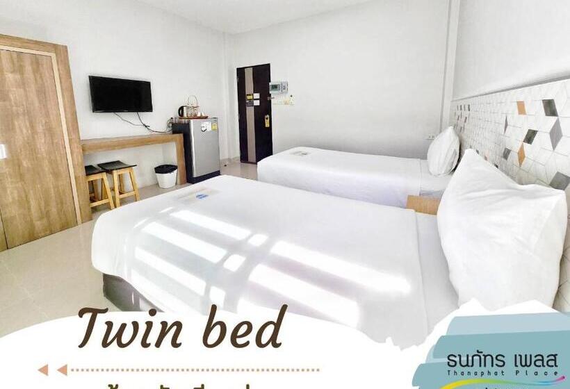 בית מלון כפרי Thanaphat Place