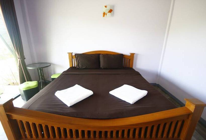 هتل Wangthong Beach Resort