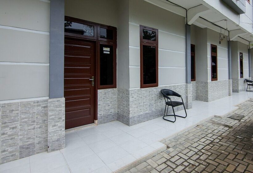 فندق Wisma Syariah By Oyo Rooms