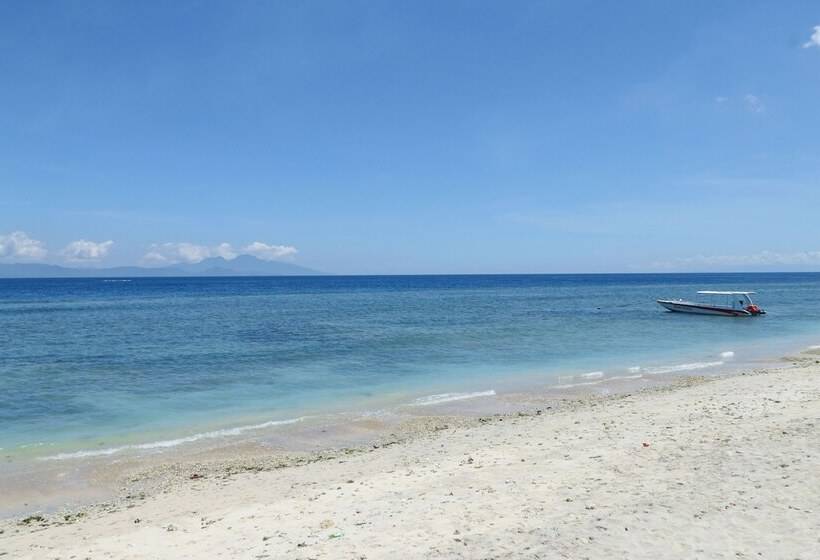 Road Beach Homestay