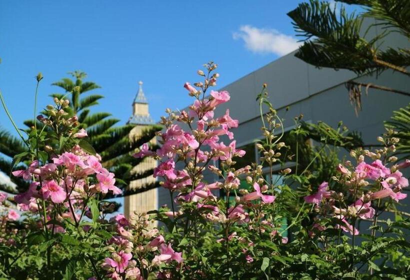 هتل Breeze Hill Resort