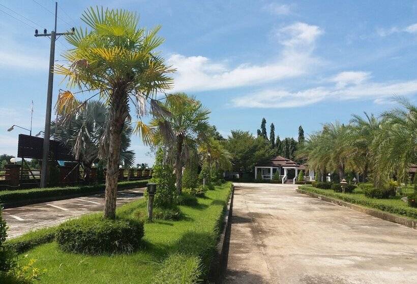 בית מלון כפרי Chortip Resort
