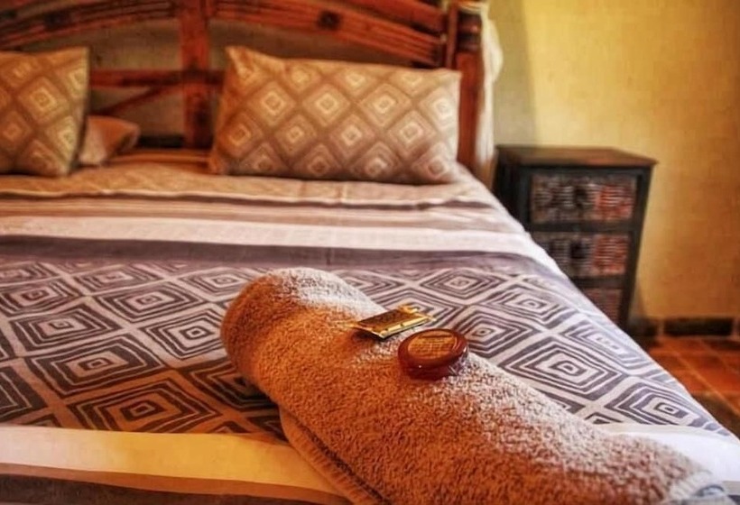 호텔 Emahlathini Guest Farm