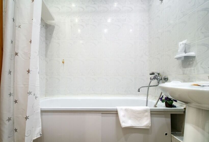 فندق Kvartalapartments. Karla Marksa 56