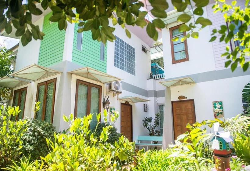 هتل Poomvarin Resort