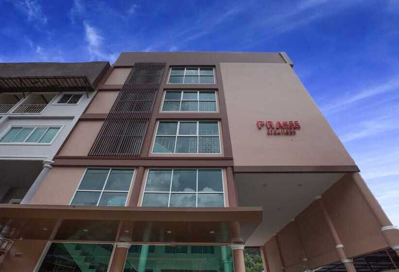 酒店 Pranee Home