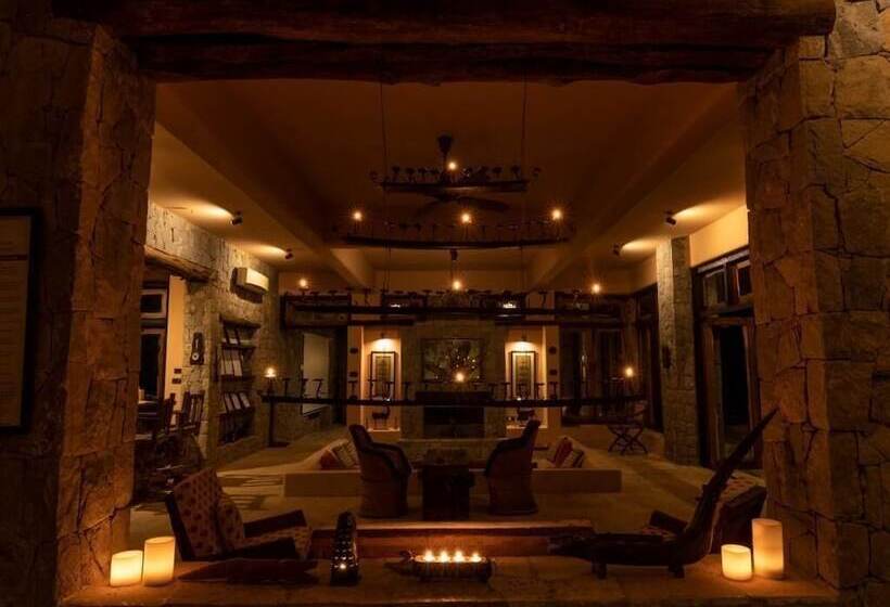 호텔 Pugdundee Safaris  Kanha Earth Lodge
