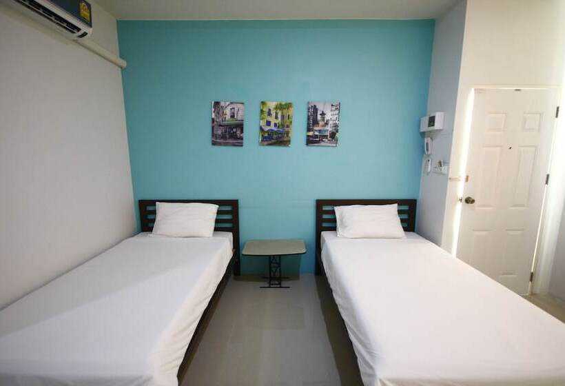 هتل The Resort Kabinburi