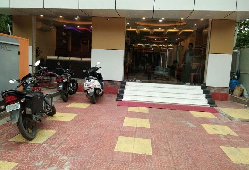 酒店 Vinayak