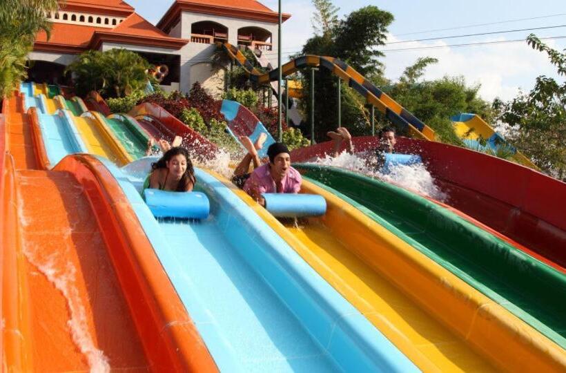 Отель Wonderla Resort