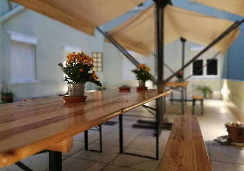 بنسيون Castilho 63 Hostel & Suites
