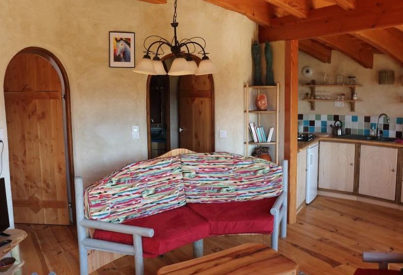 بنسيون Fount De Cousteno