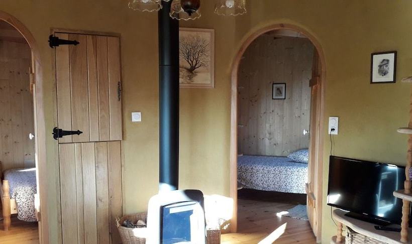 بنسيون Fount De Cousteno