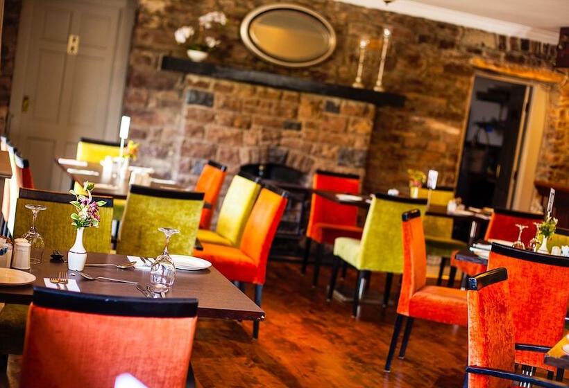 مبيت وإفطار The Anvil Bar & Restaurant