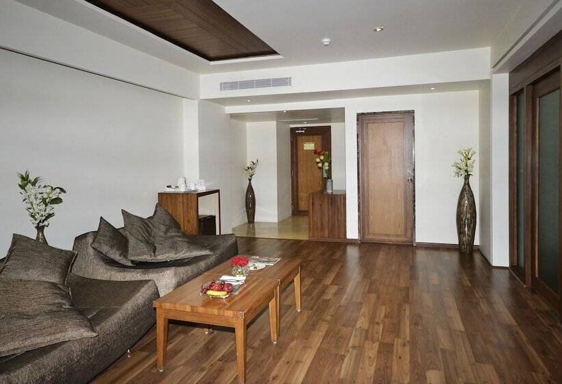 Boulevard9 Luxury Resort & Spa