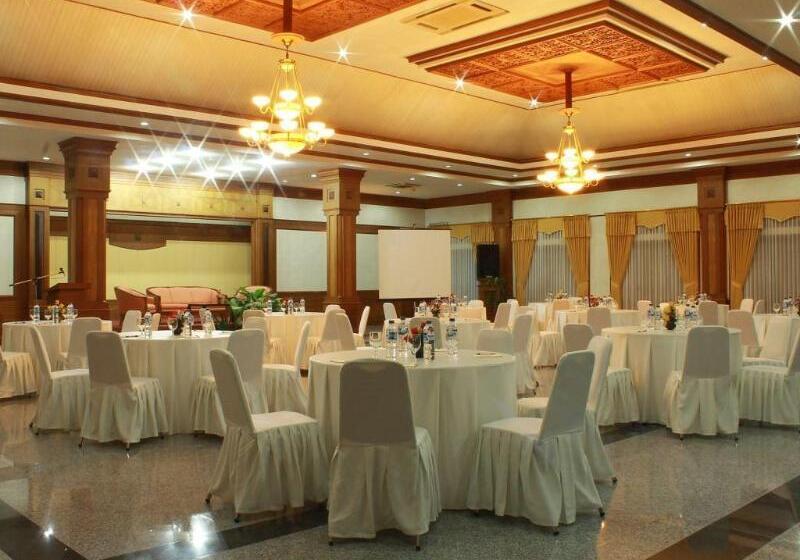 Hotell Sapta Nawa Resort 1 Gresik