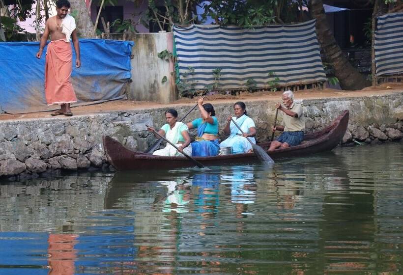 ホテル Beachparadise  Daycruise Houseboat