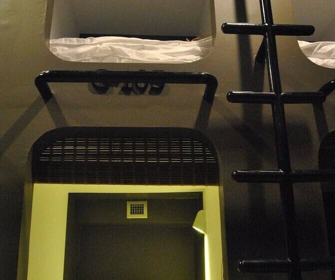 هتل Capsule Hostel Chiangkhan