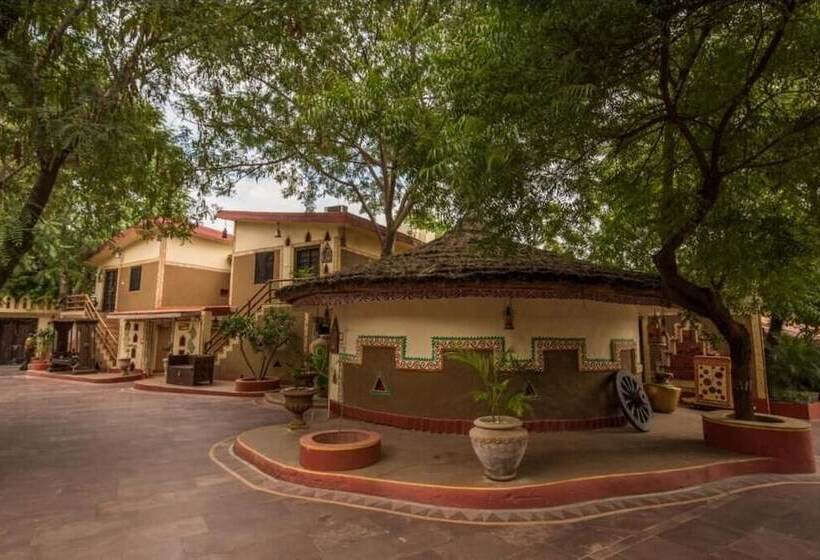 Отель Chouki Dhani Resort
