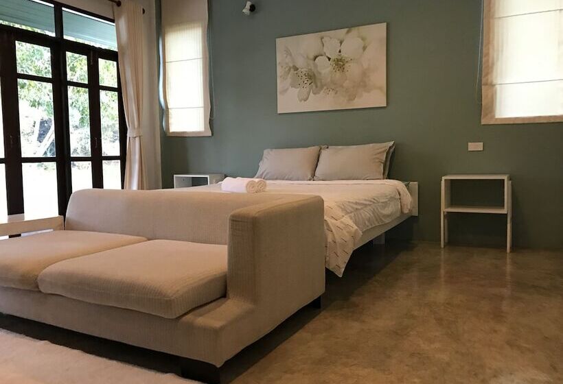 فندق Doembang Villa