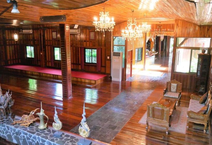 فندق Jittrasrom Resort