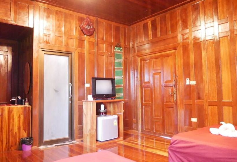 فندق Jittrasrom Resort