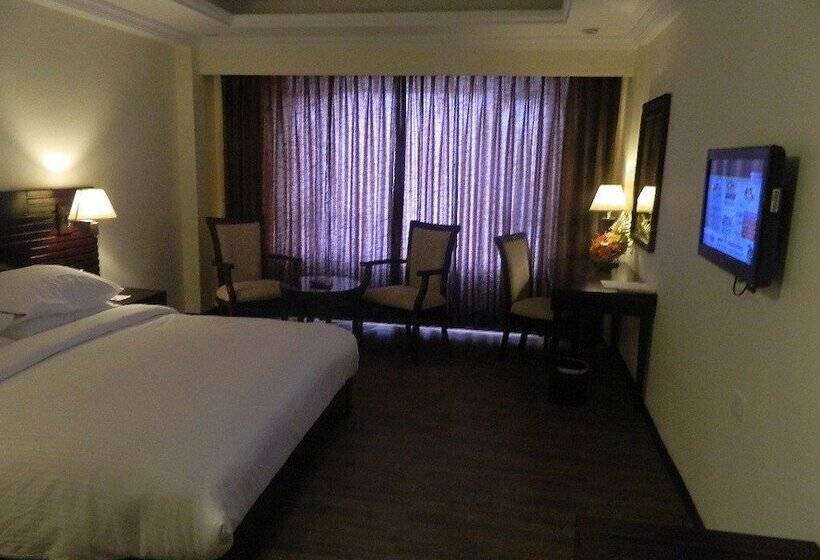 酒店 Keshav Clarks Inn