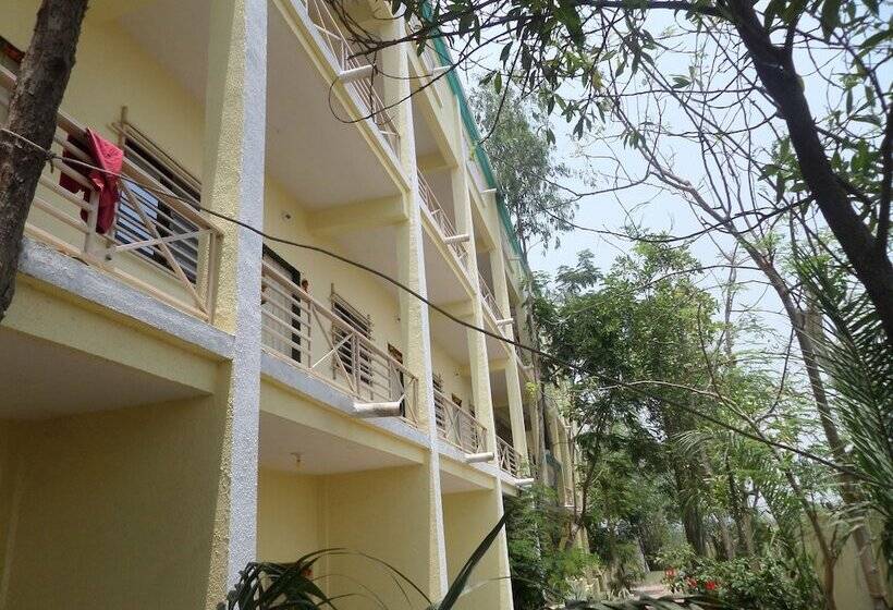 호텔 Om Sai Chattra Icon Residency