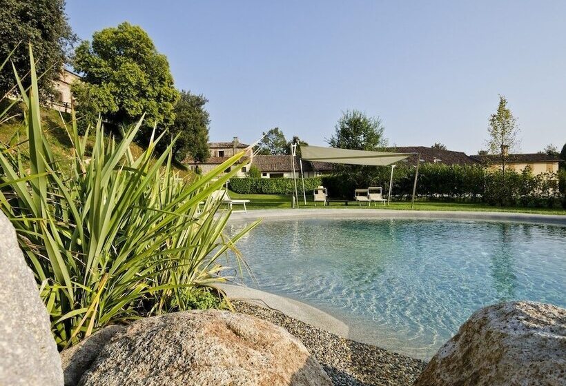 فندق ريفى Agriturismo La Montecchia