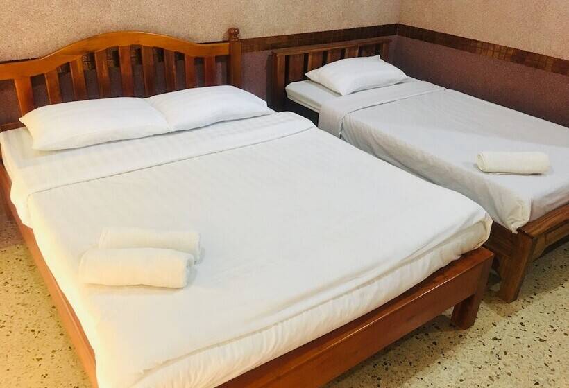 בית מלון כפרי Teepak Suanmon