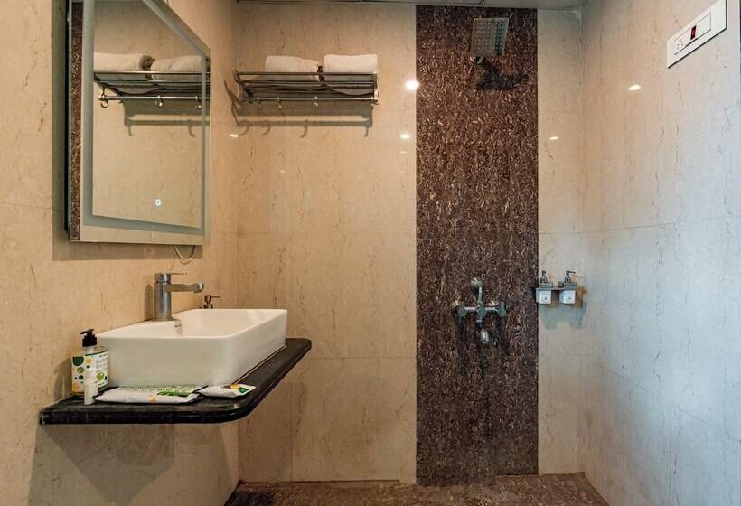 Отель Treebo Westview