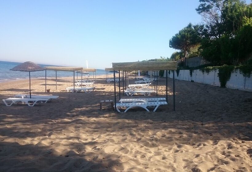 هتل Troas Beach