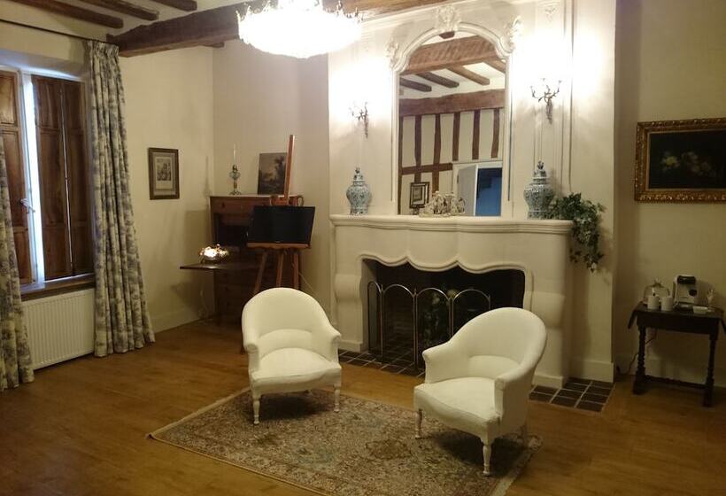 بنسيون Chateau Des Roises