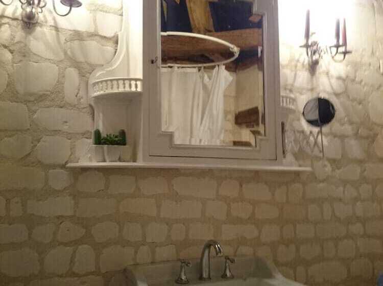 بنسيون Chateau Des Roises