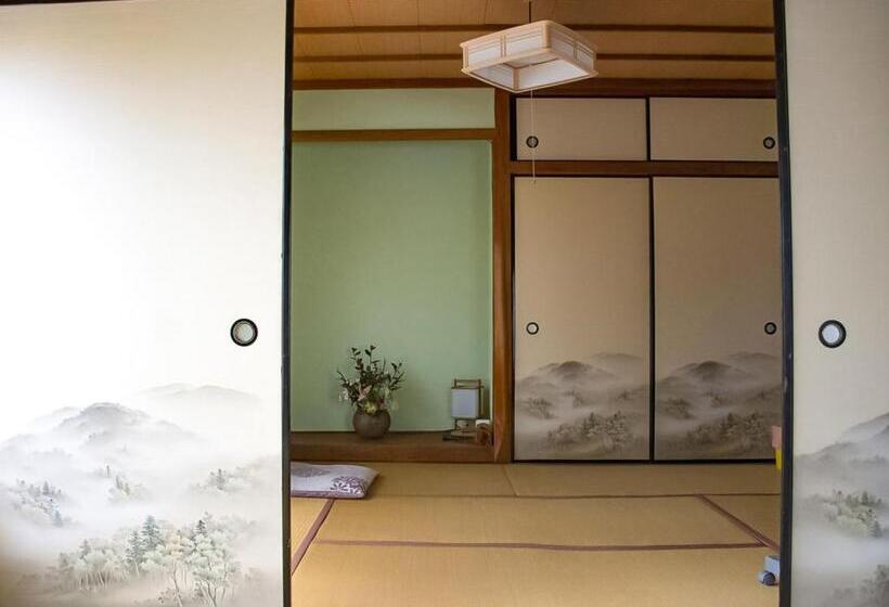 بنسيون Guest Cafe Kuchikumano