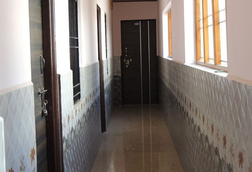 بنسيون Mysa   Dandeli Lodge