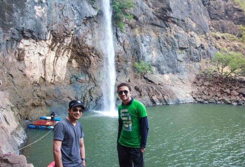 منتجع Nature Trails Dabhosa, Jawhar