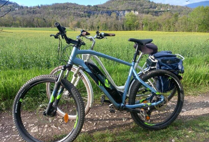 مبيت وإفطار Valreley, Chambres Et Table D Hôtes Eco Friendly Avec Bain Nordique Au Sud Du Massif Du Jura